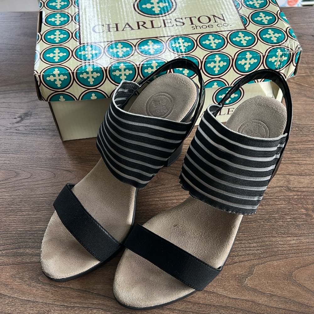 Charleston shoe company, Tribeca black mesh sandals, size 8 - Picture 2 of 9